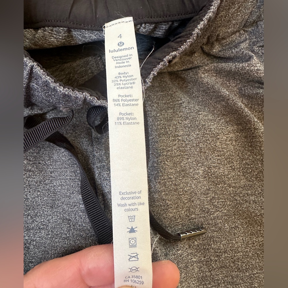 Lululemon On The Fly Pant *28" in Heathered Black - Picture 11 of 12